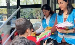 Başkan Tutdere'den çocuklara 23 Nisan hediyesi: 300 boyama setini öğrenciler ulaştırıldı - Videolu Haber