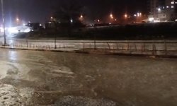 Besni'de fındık büyüklüğünde dolu etkili oldu