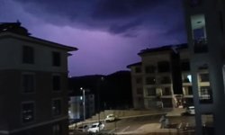 Gölbaşı ilçesinin gecesini şimşekler aydınlattı