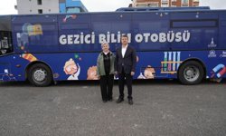 İzmir'den Adıyaman'a dayanışma eli: Gezici Bilim Otobüsü öğrencilerle buluştu - Videolu Haber