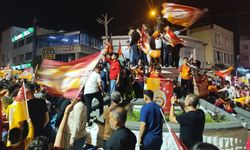 Adıyaman Heykel Meydanı'nda sarı-kırmızılı kutlama - Videolu Haber