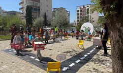 Atıklardan araç yaptılar, trafiği uygulamalı öğrendiler