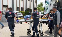 Traktör tekerinin altında kalan genç kız ağır yaralandı