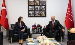 AK Parti Ve CHP Yıllar Sonra Bayramlaştı