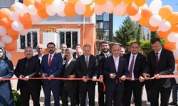 Üniversite Rektörü Keleş 'Bilim Şenliği'nde öğrencilerle buluştu