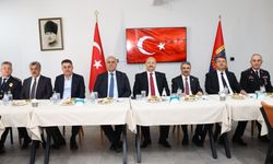 Vali Abdullah Küçük ve protokolden İl Jandarma Komutanlığı'na bayram ziyareti