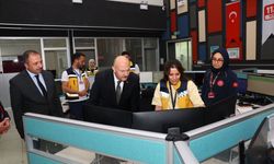 Vali Küçük, 112 Acil Çağrı Merkezi'nde incelemelerde bulundu