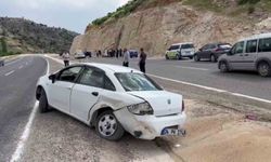 Besni'de otomobiller çarpıştı: 2 yaralı