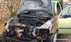 Besni'de Park Halindeki Otomobil Yandı