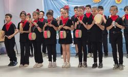 Cumhuriyet İlkokulu Öğrencileri Sanat Gecesinde Ayakta Alkışlandı