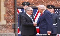 Trump'tan Starmer İçin İstifa İddiası