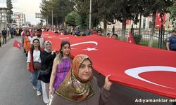 Adıyaman'da 100 Metrelik Bayrakla Yürüyüş