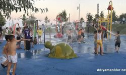 Adıyaman'da Çocuklar Serinliği Su Oyun Parklarında Buldu