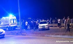 Adıyaman'da Otomobil Bariyerlere Çarptı 4 Yaralı