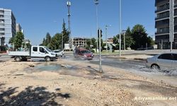 Adıyaman'da Patlayan Su Hattı Yolu Kapladı