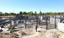 Vali Küçük Kültür Merkezi İnşaatını İnceledi
