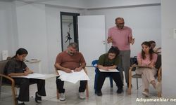 AKEM'de Aileler Birlikte Resim Eğitimi Alıyor