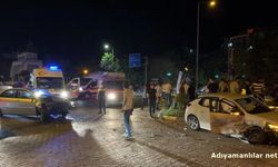 Besni'de İki Otomobil Çarpıştı 3 Kişi Yaralandı