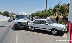 Hasta Nakil Aracı Duran Otomobile Çarptı 1 Yaralı
