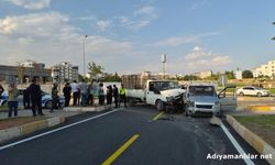 Adıyaman'da İki Araç Çarpıştı, 1 Kişi Yaralandı