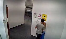Kadınlar tuvaletindeki hırsızlık kameralara yansıdı