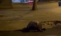 Madde bağımlısı olduğu iddia edilen şahıs sokak ortasında yığılıp kaldı
