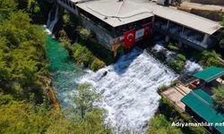 Elazığ'daki Çırçır Şelalesi Turkuaz Rengiyle Büyülüyor