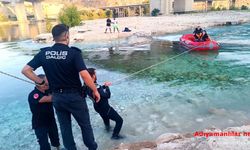 Fırat'ta Köprü Altında Mahsur Kalan 6 Kişi Kurtarıldı