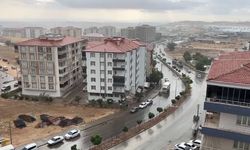 Besni'de sağanak yağış etkili oldu