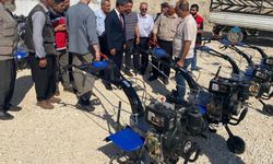 Besni'de 47 çiftçi ve 13 fırıncıya ekipman desteği