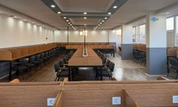 Kahta'da öğrencilere yeni çalışma alanı: Modern English Kitap Kafe açıldı