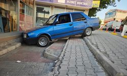 Kendiliğinden hareket eden otomobil iş yerinde hasara yol açtı