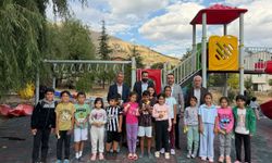 Çelikhan Kaymakamı Pelvan deprem konutları ve çocuk parklarını inceledi
