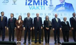 İzmir Büyükşehir Belediye Başkanı Cemil Tugay, AK Parti'ye katıldı: Rozetini Erdoğan taktı