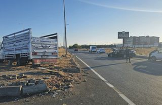 Kahta’da kamyonetle otomobil çarpıştı: 2 yaralı