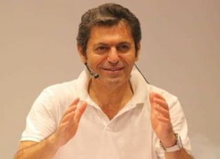 Uluslararası Yoga Federasyonu  Başkanı Akif Manaf