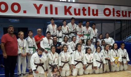 Yunusemreli judocular 15 Temmuz İl Birinciliğinde madalyaları topladı