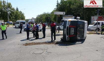 Adıyaman'da hasta taşıyan ambulans ile minibüs çarpıştı