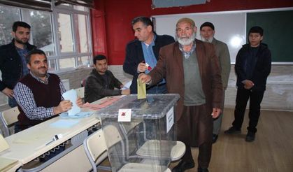 Kahta’da ilk Oy Kullanımı Başladı