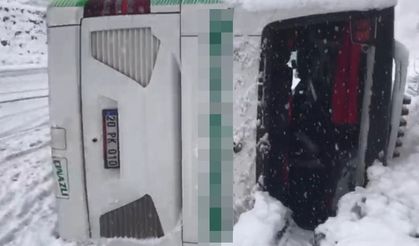 Bingöl’de yolcu otobüsü devrildi: 12 yaralı