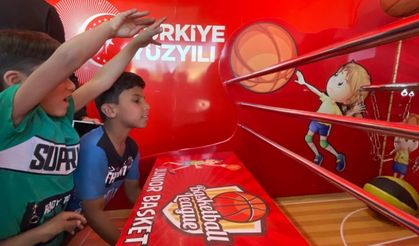 Afetzede çocuklar 'İletişim'le eğlendi