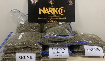 Bir otomobilde kilolarca uyuşturucu ele geçirildi