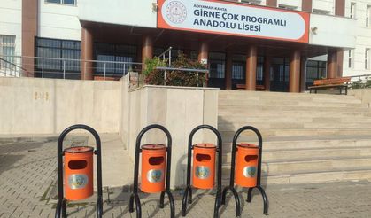 Kahta'da çöp kovası ve oturma bankları dağıtımı yapıldı