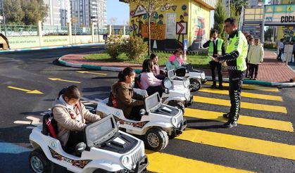 Haliliye Belediyesi ile 4 bin çocuğa trafik bilinci aşılandı  - Videolu Haber