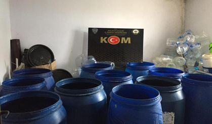 Malatya'da 4 ton 800 litre kaçak içkiye 3 gözaltı  - Videolu Haber