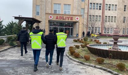 Firari uyuşturucu satıcısı yakalandı