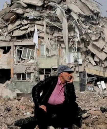 AFAD görevlisi 'çocuğum uyuyor' diyen depremzedeyi azarladı