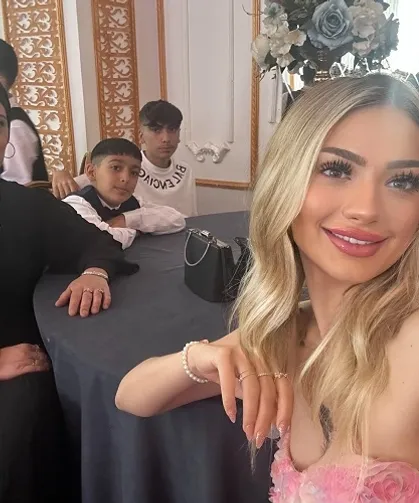 Nevide Çiçek’ten aile saadetli mezuniyet çıkarması