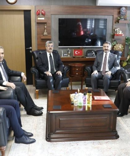 AK Parti Adıyaman heyeti ve Bakan Yardımcısı Ahmet Aydın bir araya geldi
