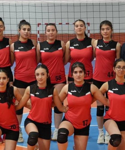 Depremin izlerini parkede siliyorlar: Adıyamanlı kızlar şampiyonluğa odaklandı - Videolu Haber